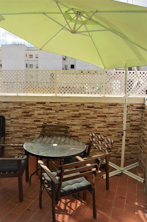 Atico Duplex Marques De Reyes Apartman Sevilla Kültér fotó