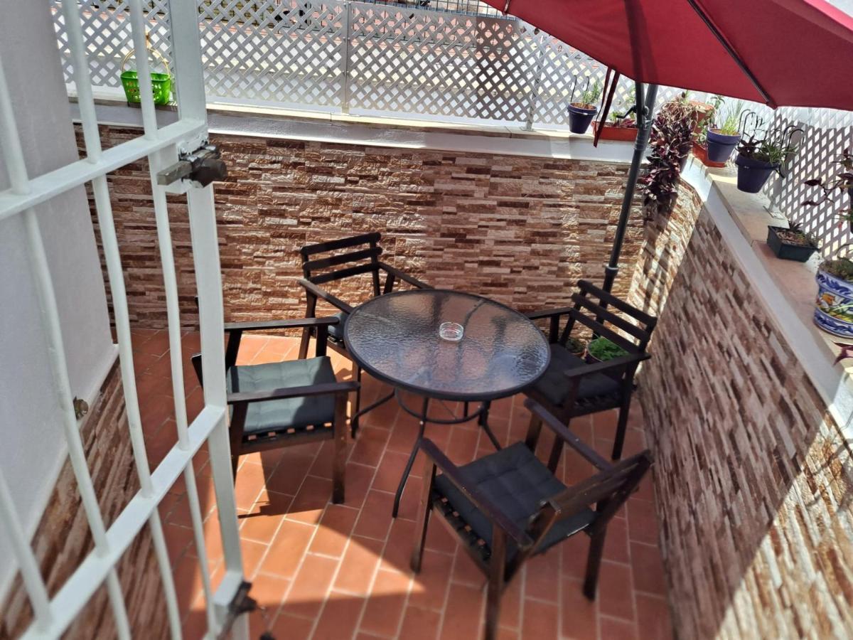 Atico Duplex Marques De Reyes Apartman Sevilla Kültér fotó