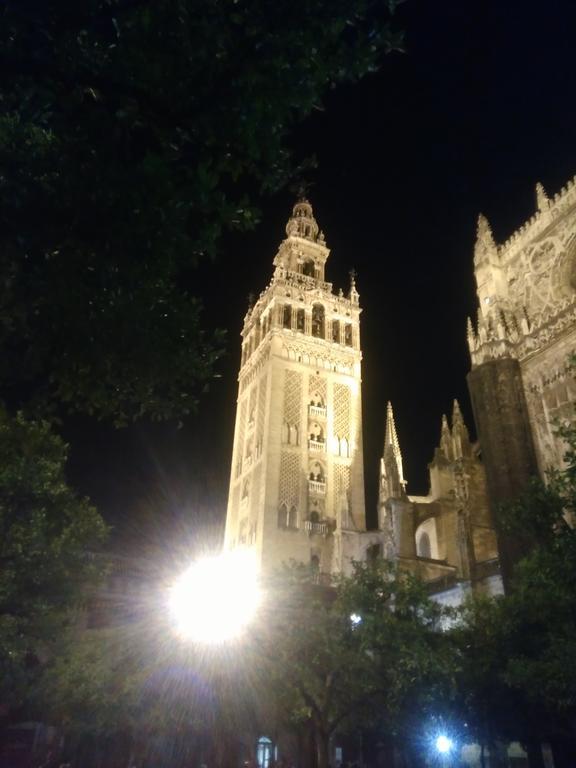 Atico Duplex Marques De Reyes Apartman Sevilla Kültér fotó